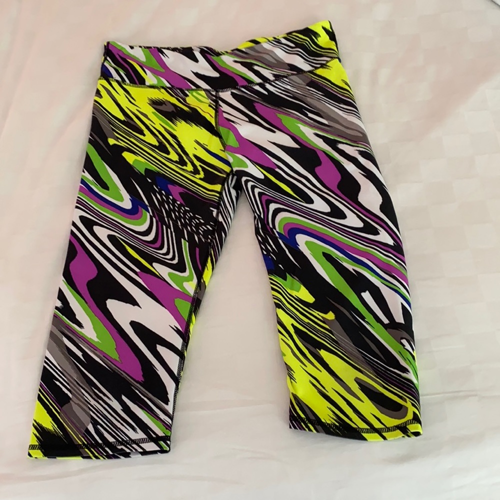 Fabletics super fun cropped leggings. Sz M. EUC